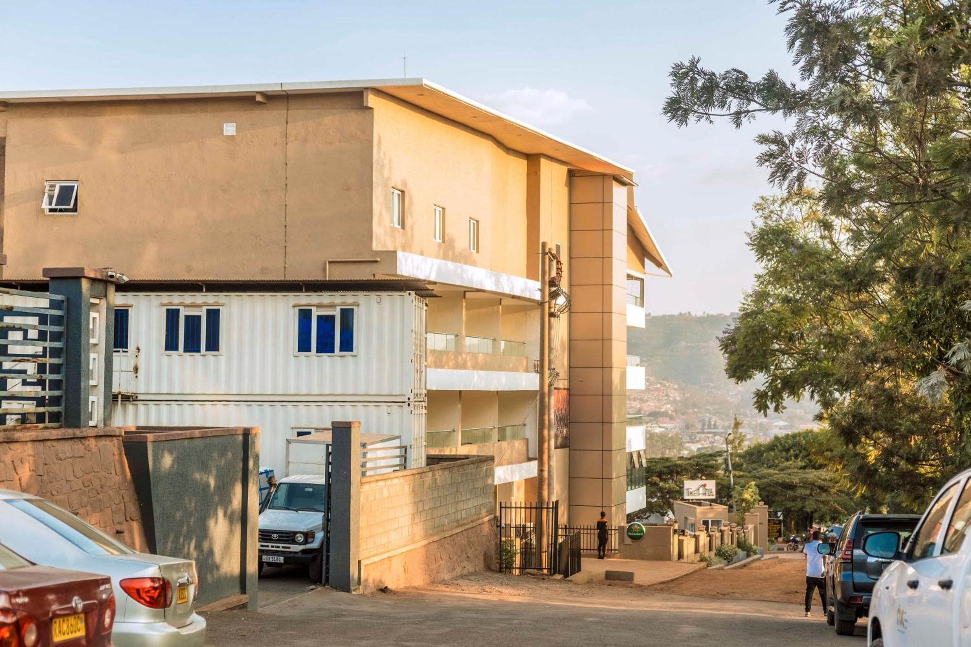 The Hut Restaurant & Boutique Hotel Kigali Exterior photo