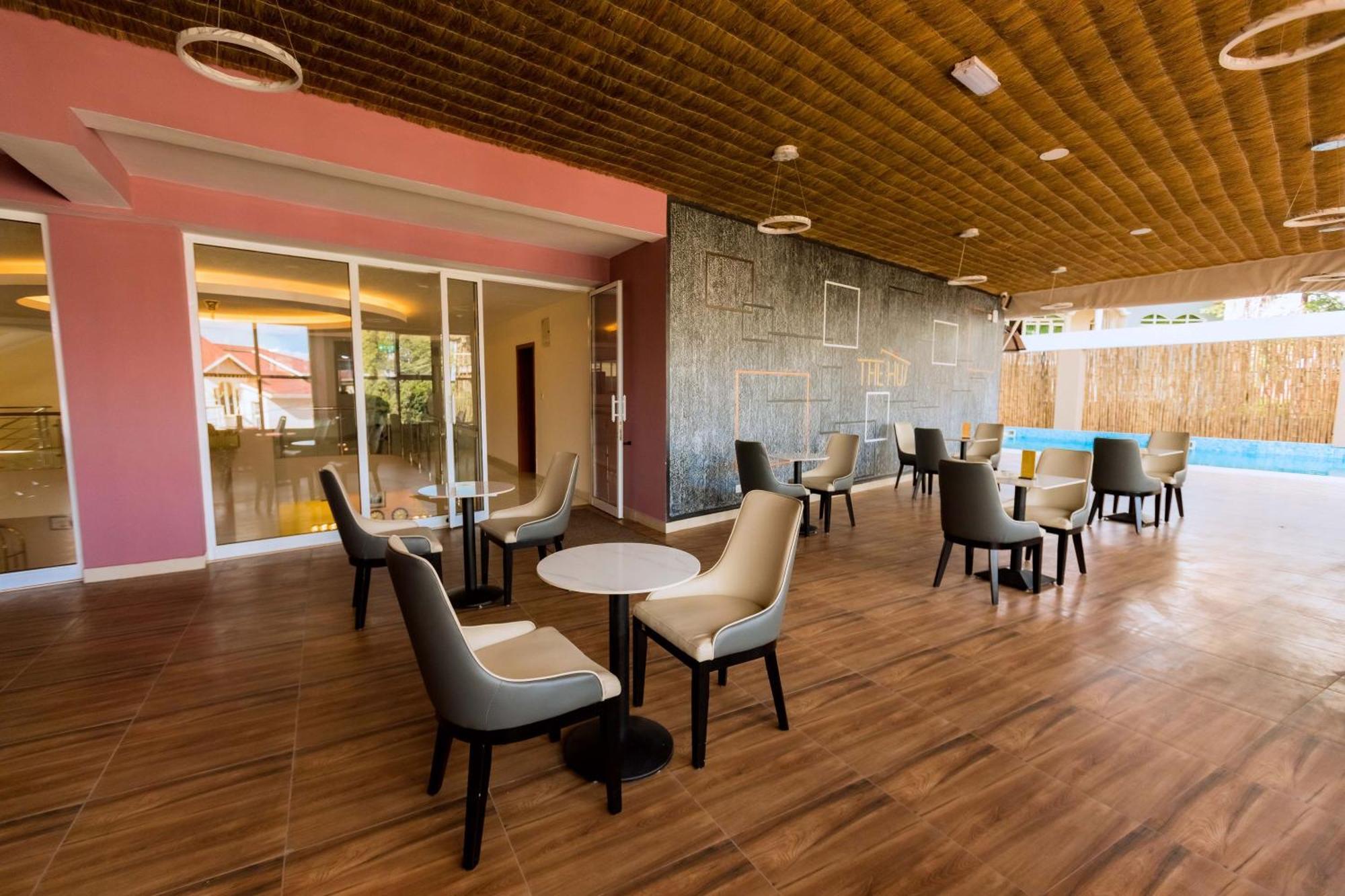 The Hut Restaurant & Boutique Hotel Kigali Exterior photo