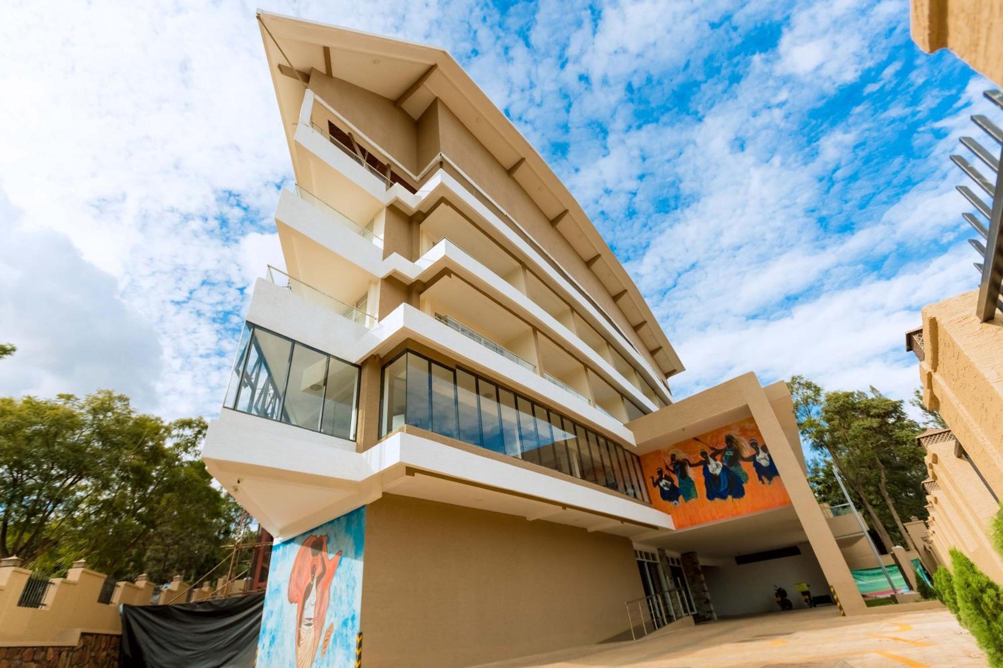 The Hut Restaurant & Boutique Hotel Kigali Exterior photo