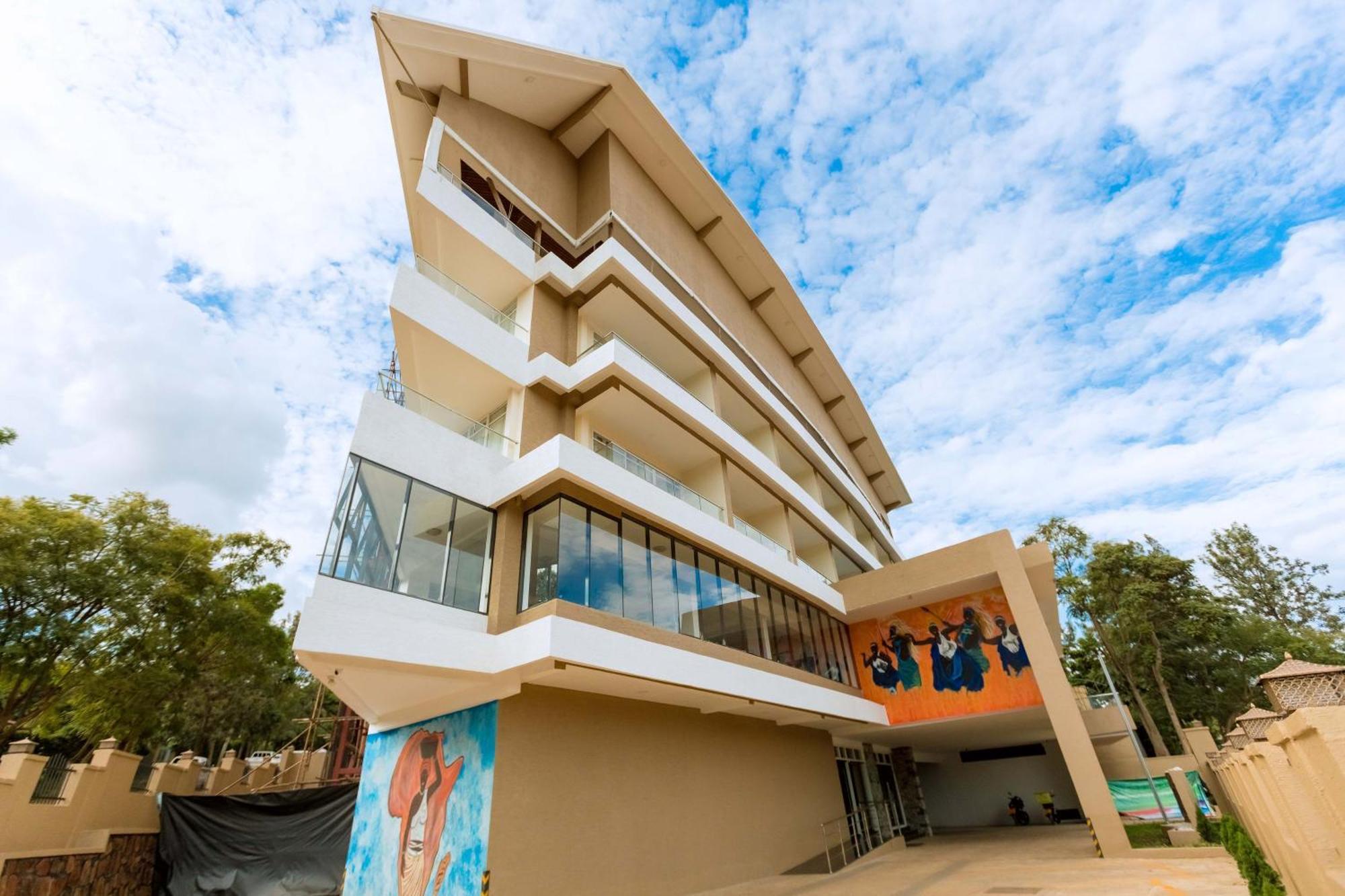 The Hut Restaurant & Boutique Hotel Kigali Exterior photo